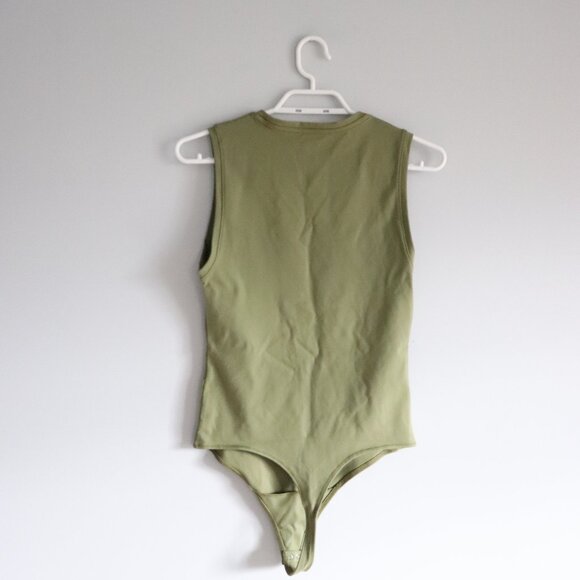 Abercrombie & Fitch Womens Green Sz M Soft One Piece Sleeveless Stretch Bodysuit - Picture 2 of 11